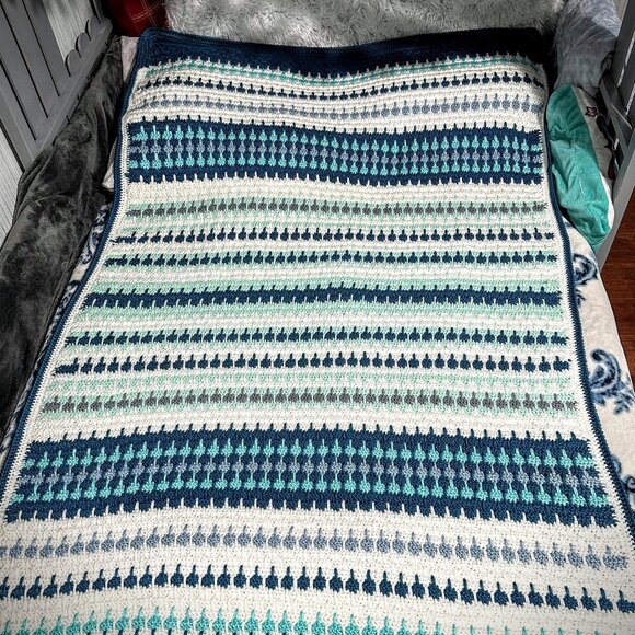 Handmade Crochet Blanket Cape Cover Crochet Throws Hand Knitted Blanket - Picture 7 of 7